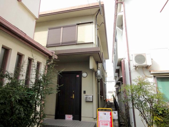 Local appearance photo. It is conveniently located but, Is a calm environment