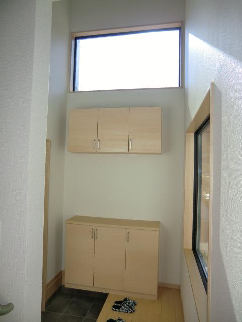 Entrance. Local photos (entrance)