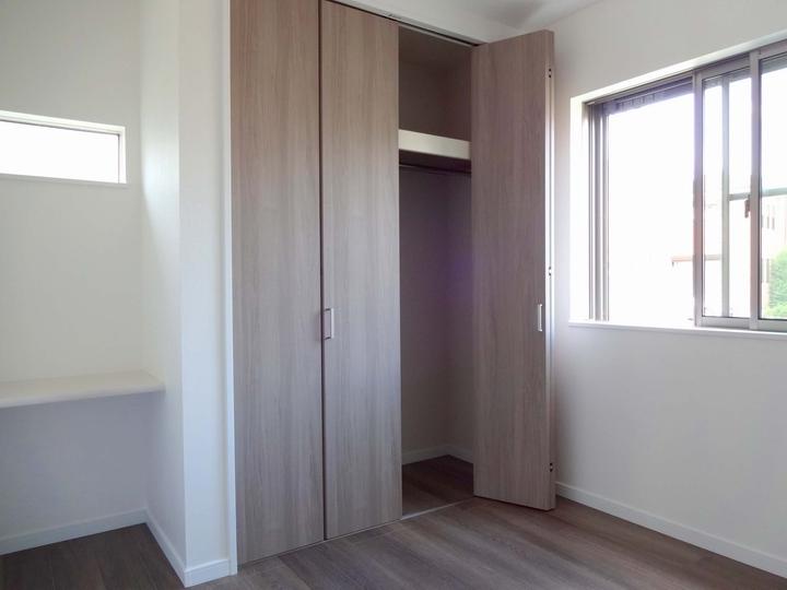 Receipt. Here you live, Storage is also recommended in your home there is a lot a lot of baggage!