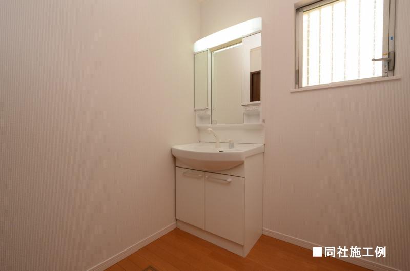 Same specifications photos (Other introspection)