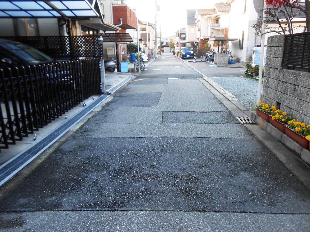 Local photos, including front road. Local (12 May 2013) Shooting