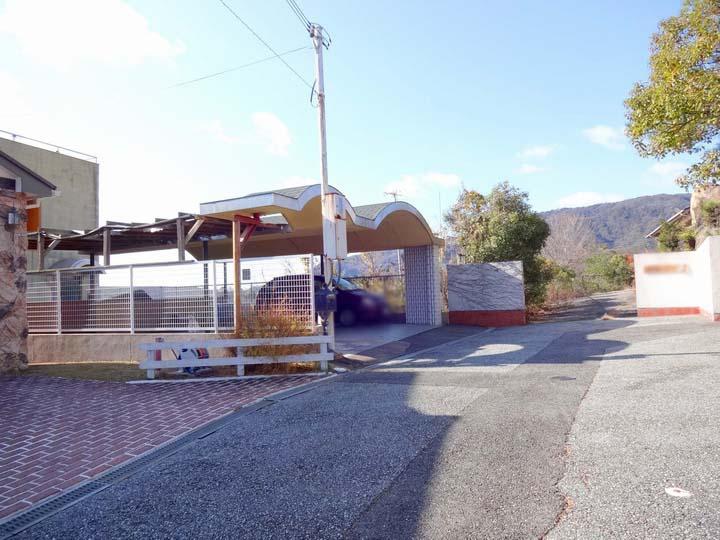 Local photos, including front road. The covered parking there is a six minute space