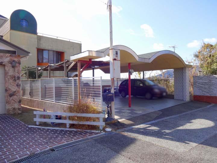 Local photos, including front road. The covered parking there is a six minute space