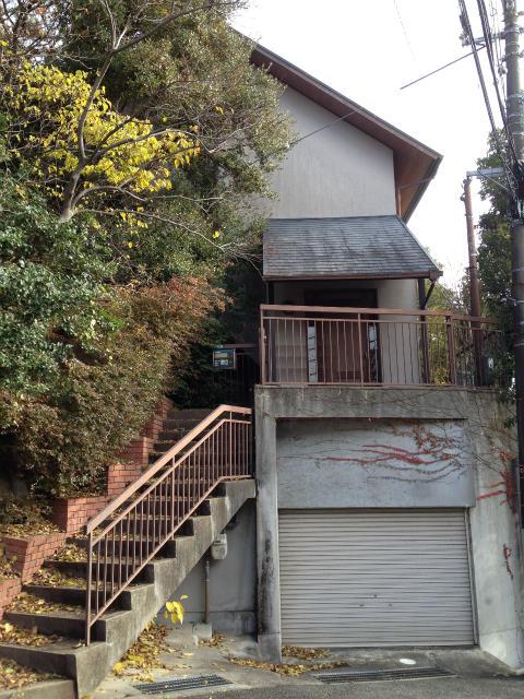 Local appearance photo. Local (12 May 2013) Shooting