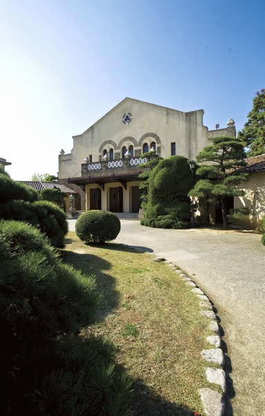 Kobejogakuin Nestled in the lush greenery of Okadayama (about 710m)