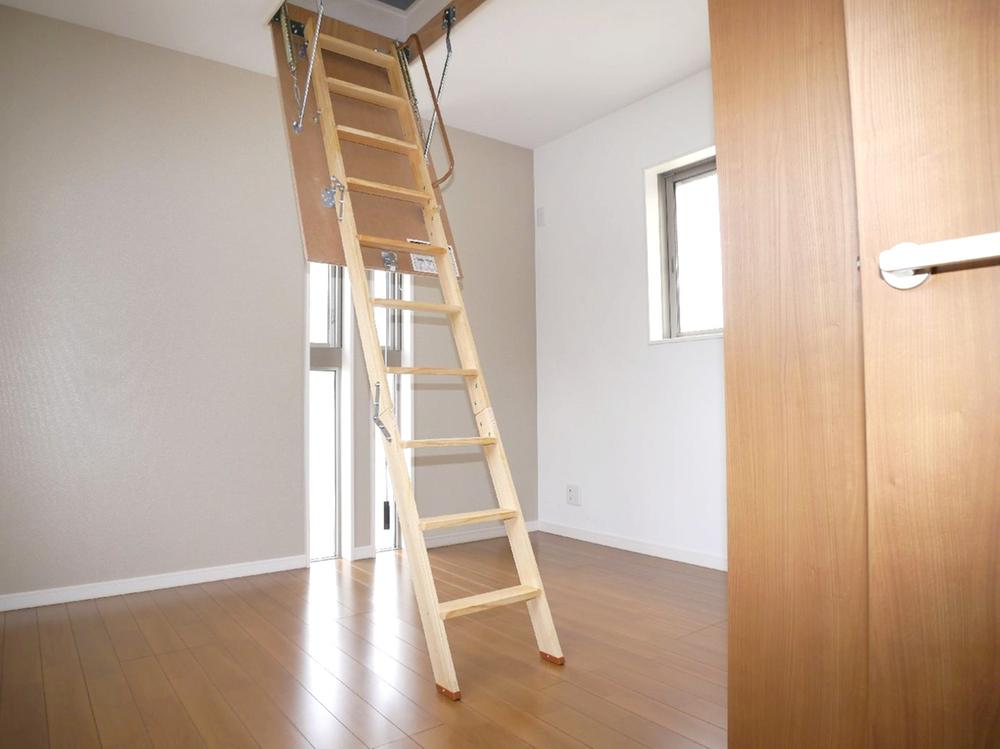 Other introspection. Attic storage