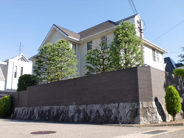 Local photos, including front road. Northwest corner lot (land 119.43 tsubo)