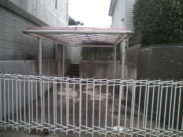 Local appearance photo. Parking (with a car port)