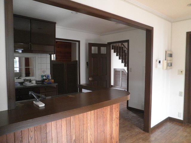 Kitchen. Face-to-face counter kitchen