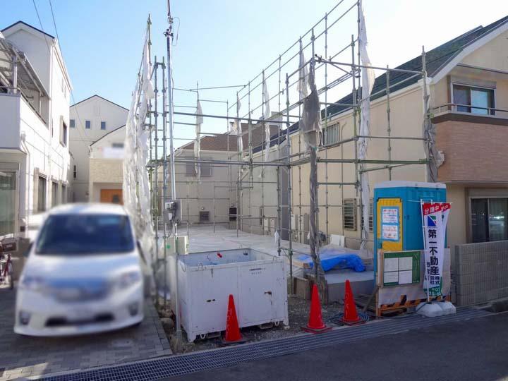 Local photos, including front road. Local (12 May 2013) Shooting