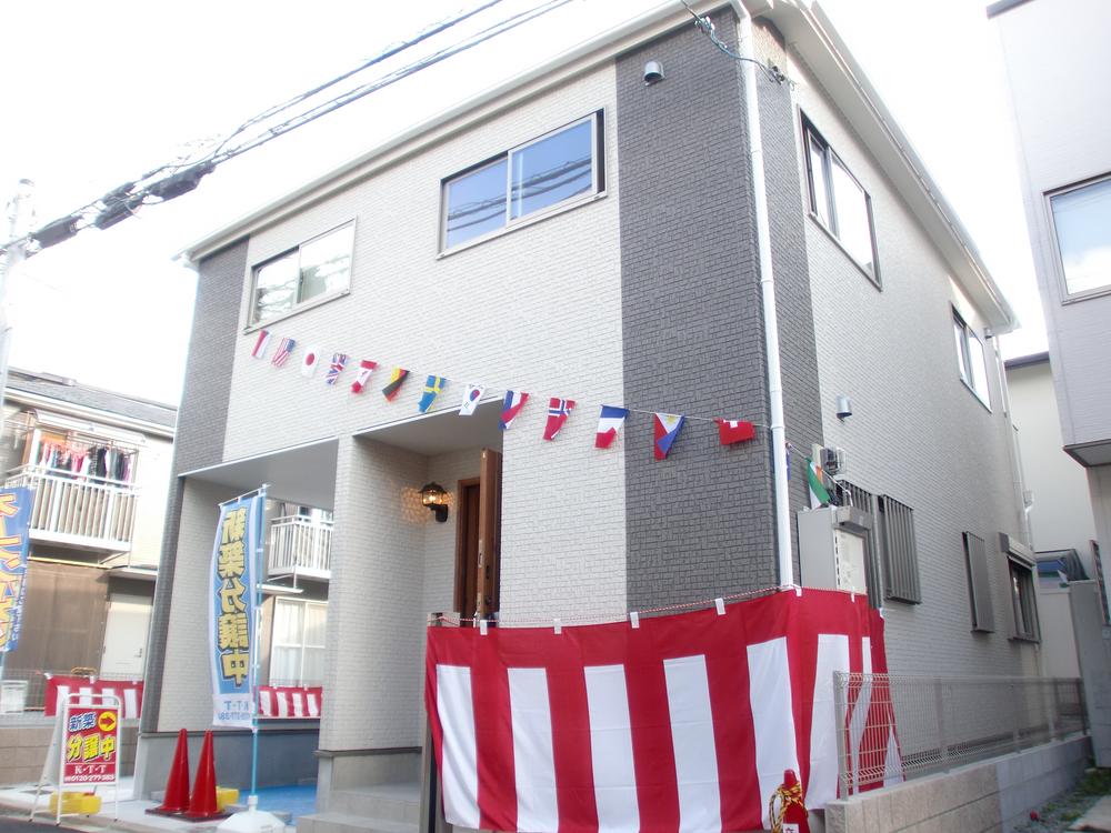 Local appearance photo. Stylish appearance local of simple design (December 2013) Shooting