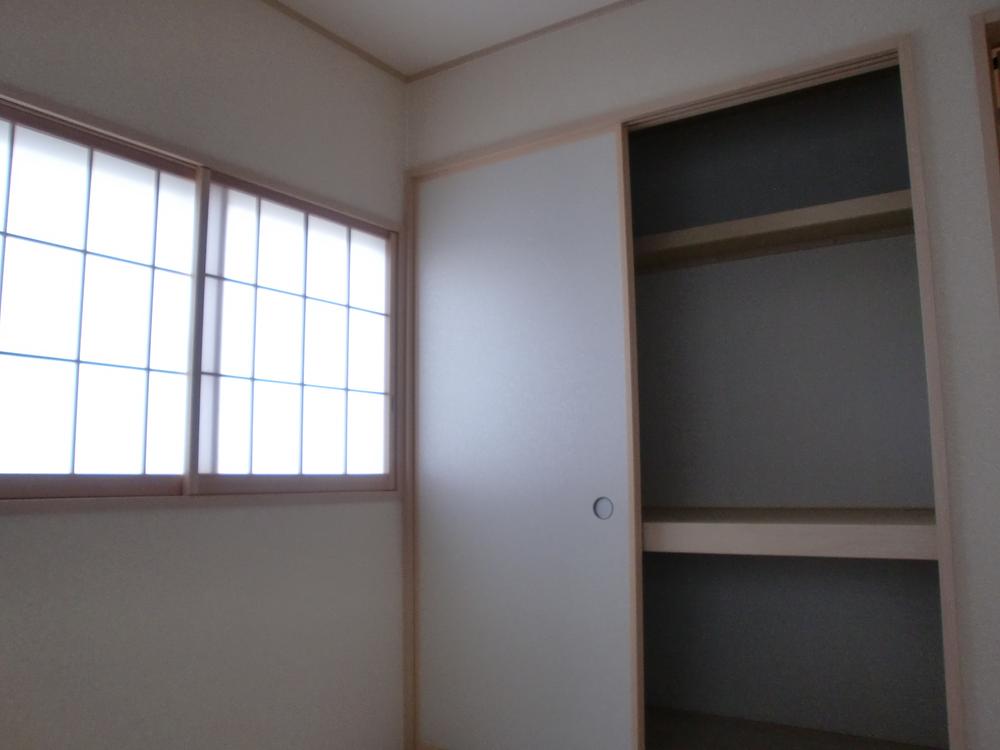 Receipt. Storage of the second floor Japanese-style room