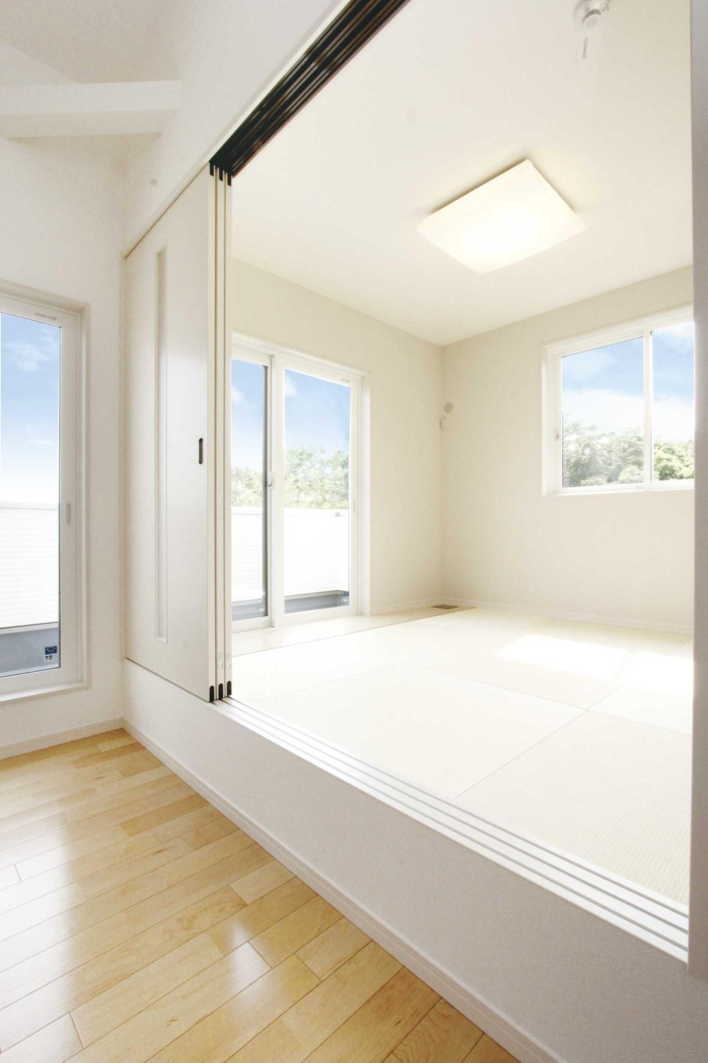 Other. We put out the differences between the space raised by one stage a Japanese-style room leading to the construction example LDK. 