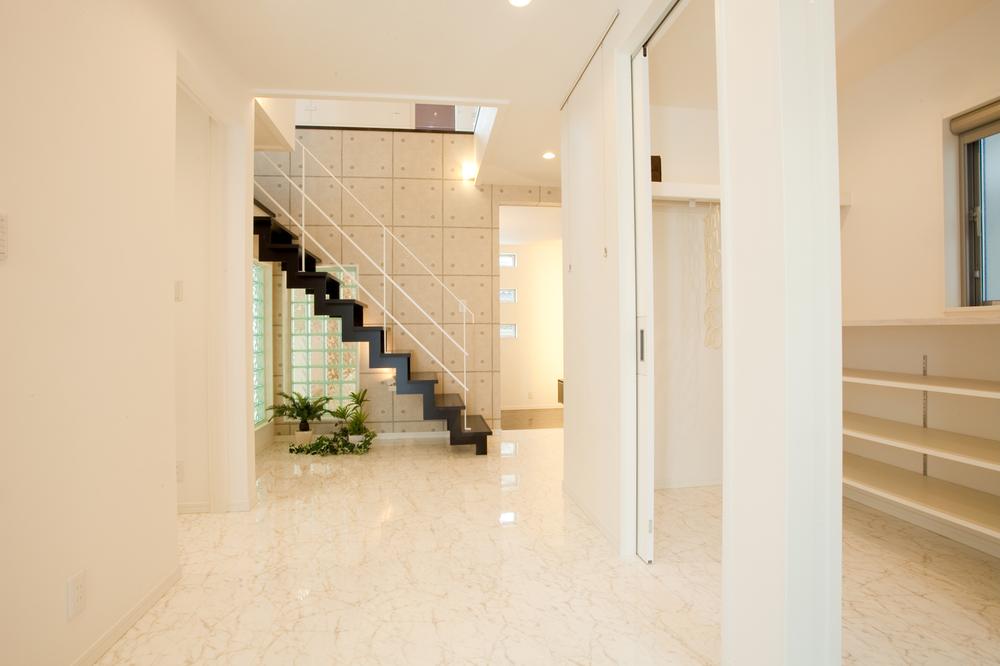 Other. It features a construction example shoes in Cloak and Cloak, Kere refreshing and Katazu the entrance. 