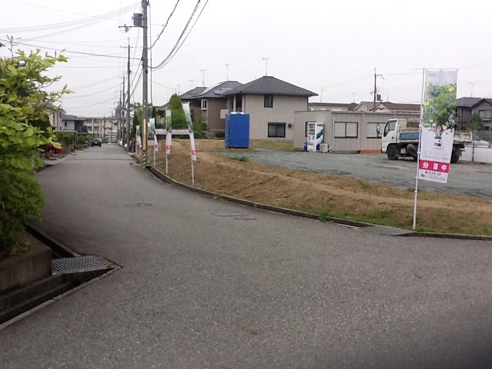 Local land photo. All sections more than 55 square meters have all the mansion free design support. 