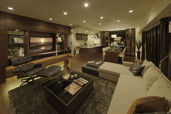 Living.  [living ・ dining] Spacious living ・ Dining has been directing the adult of the space there is calm in the lighting of the interior and the commitment has been carefully selected (A type model room)