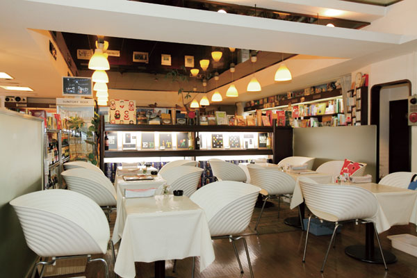 Surrounding environment. PASTA e CAFFE SHIOSAI (5-minute walk ・ About 330m)
