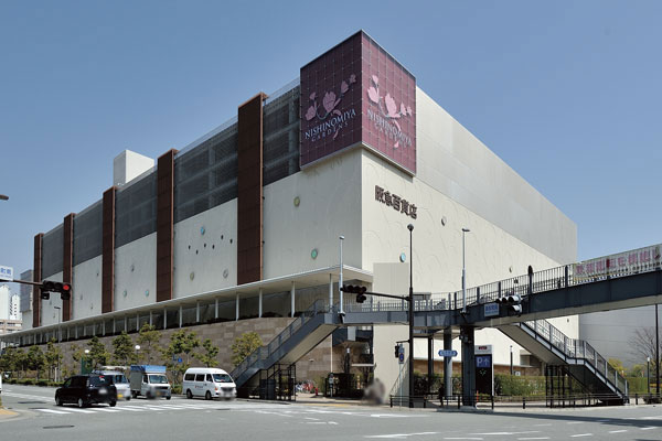 Surrounding environment. Hankyu Nishinomiya Gardens (a 9-minute walk ・ About 660m)