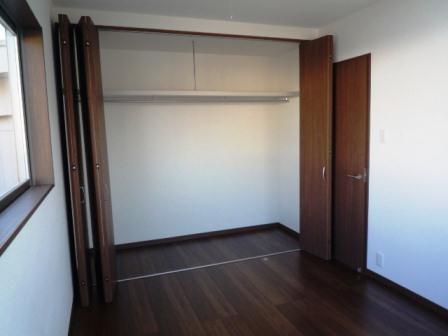 Receipt. Large storage of people a lot of luggage also safe