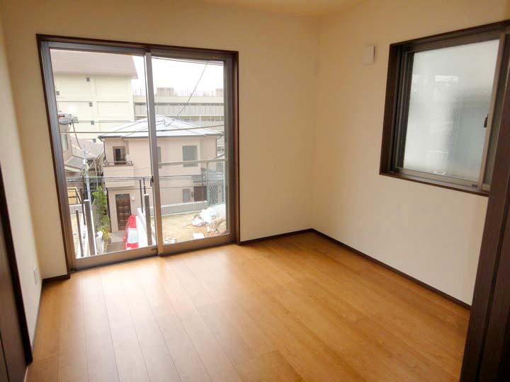 Non-living room. Indoor (March 2013) Shooting Western-style about 5.4 Pledge of adjacent to LDK is very bright