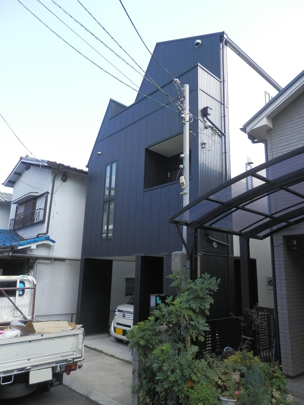 Local appearance photo. Local (12 May 2013) Shooting