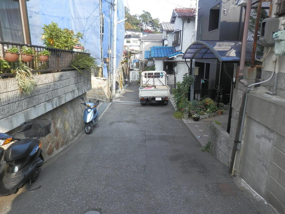 Local photos, including front road. Local (12 May 2013) Shooting