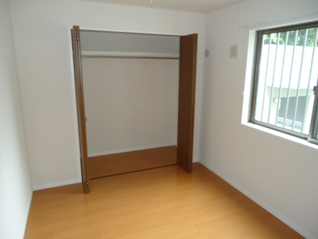 Living and room. Closet with a Western-style