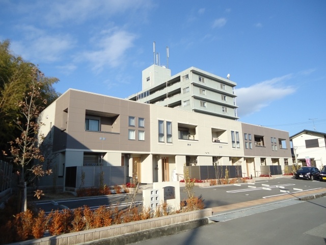 Building appearance. Heights Built in shallow