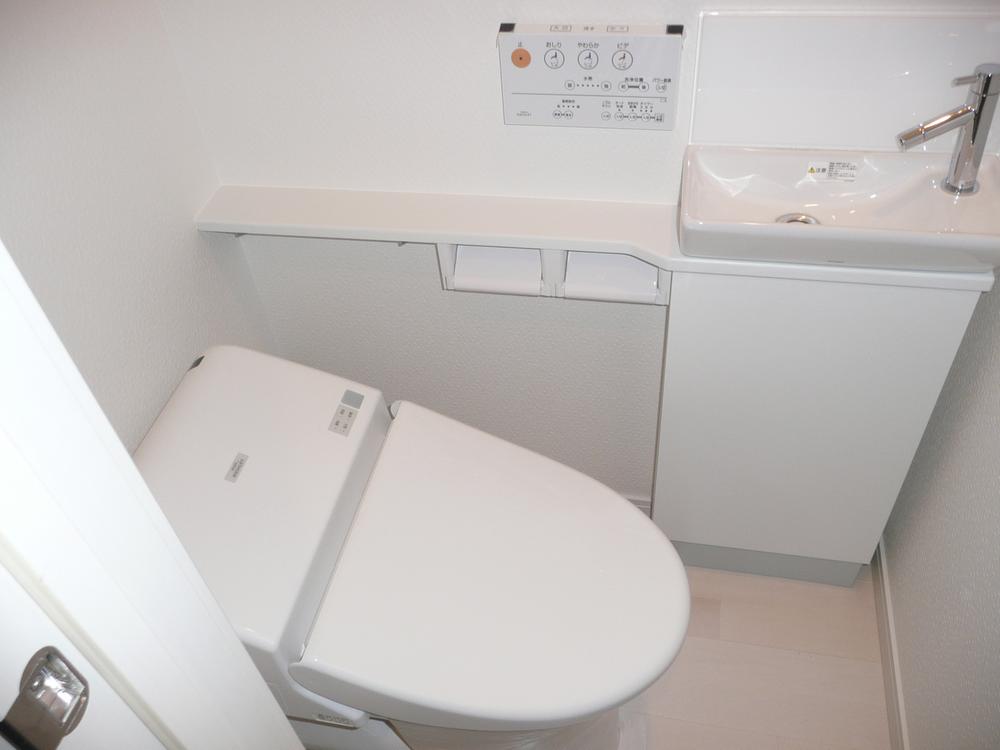 Toilet. Indoor (11 May 2013) Shooting  Hand wash basin separate type toilet