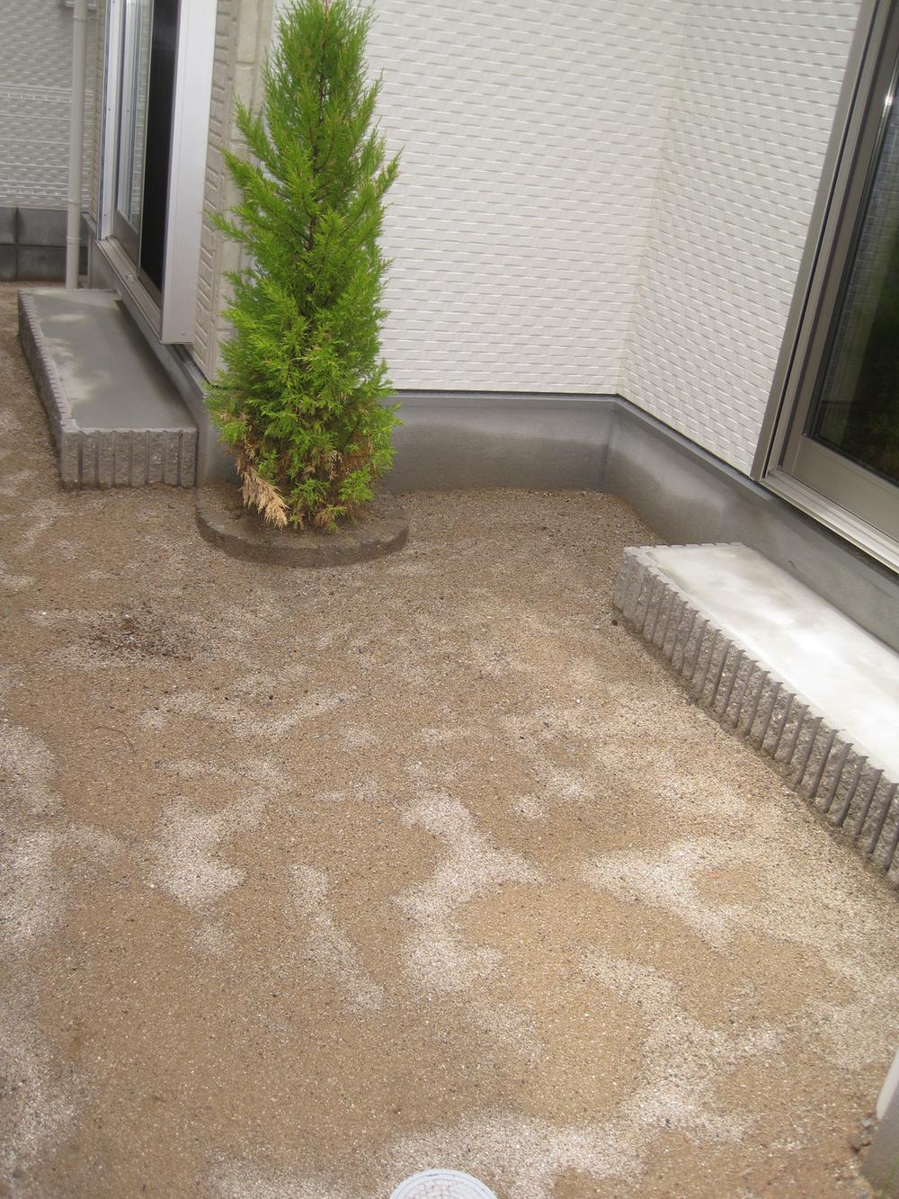 Garden. Same specifications