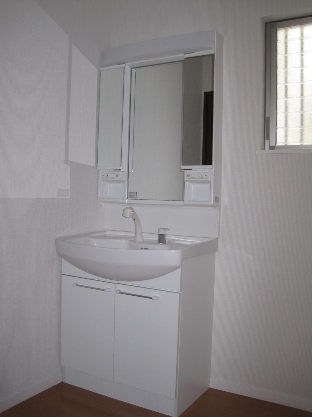 Wash basin, toilet. Same specifications