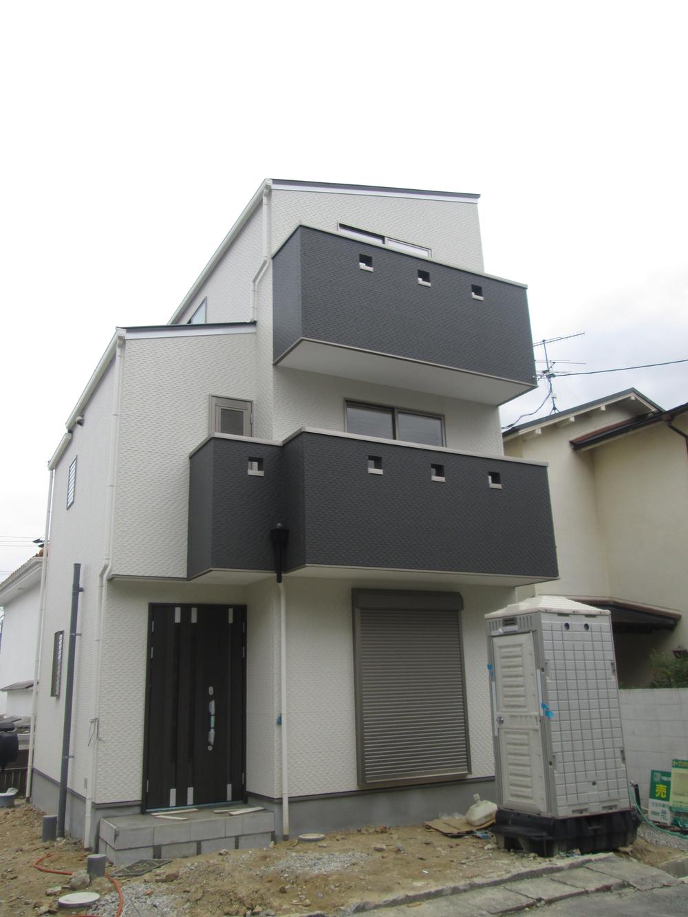 Local appearance photo. Local (12 May 2013) Shooting