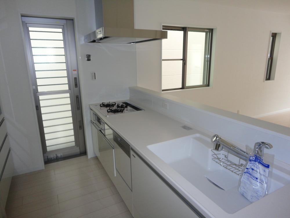 Same specifications photo (kitchen)