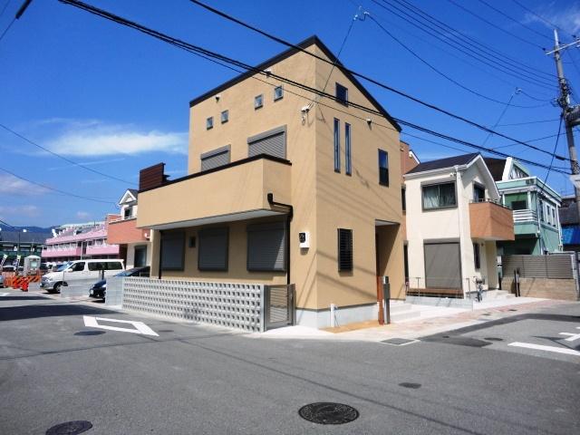 Sale already cityscape photo