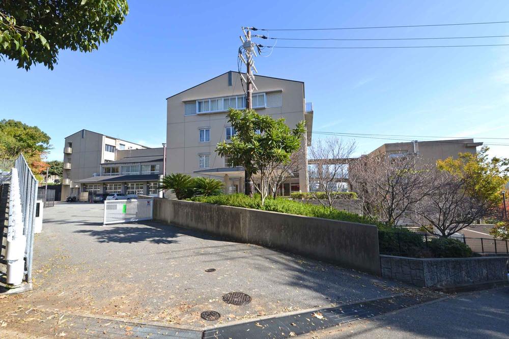 Junior high school. UekeHara until junior high school 670m