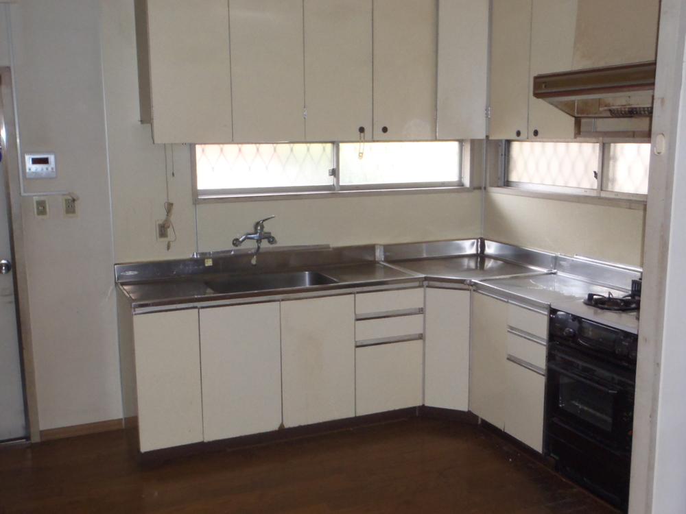 Kitchen. Room (May 2013) Shooting