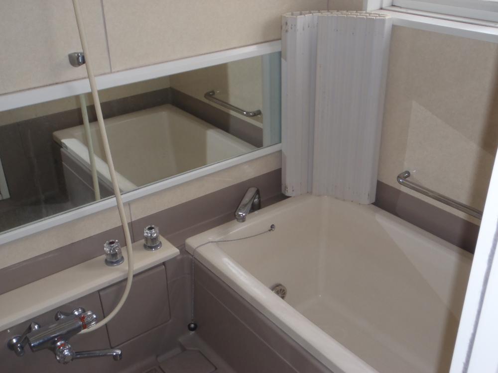 Bathroom. Room (May 2013) Shooting