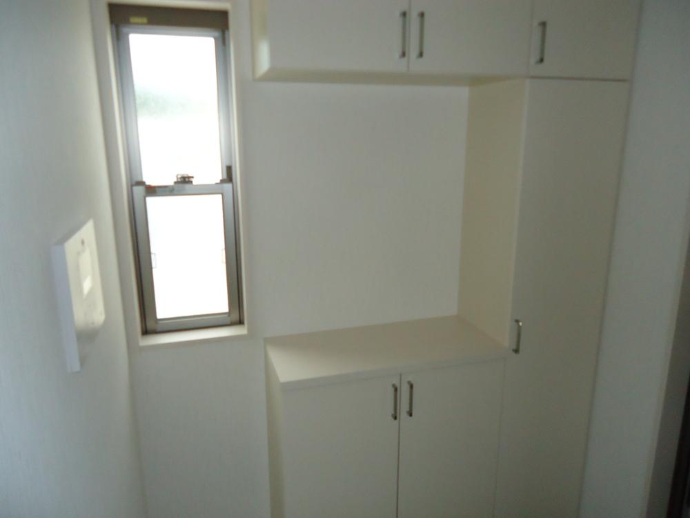 Entrance. Local (August 2013) Shooting