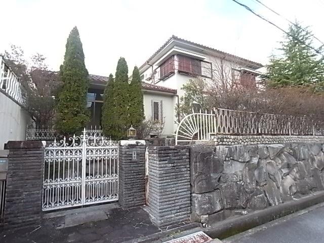 Local appearance photo