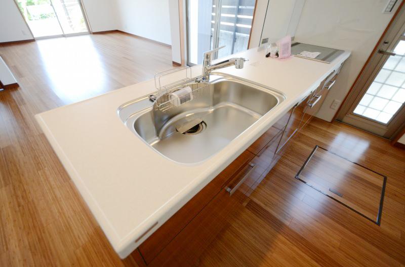 Kitchen. Room (May 2013) Shooting