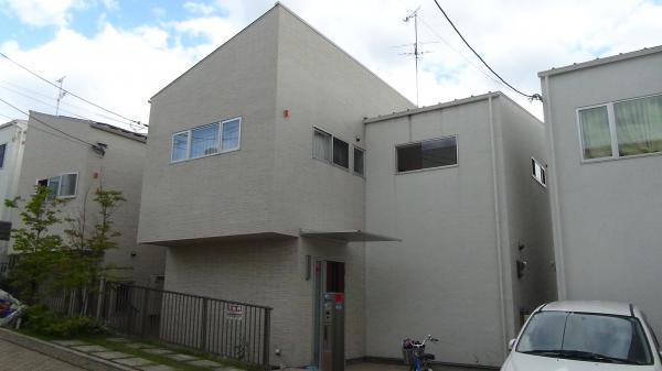 Local appearance photo. ■ Local appearance photo ■ It has brought profoundness in the muted colors of the white tones.