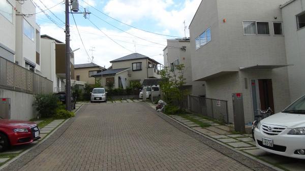 Local photos, including front road. ■ Front road scenery ■ Front road width 6M. Interlocking is also fashionable.