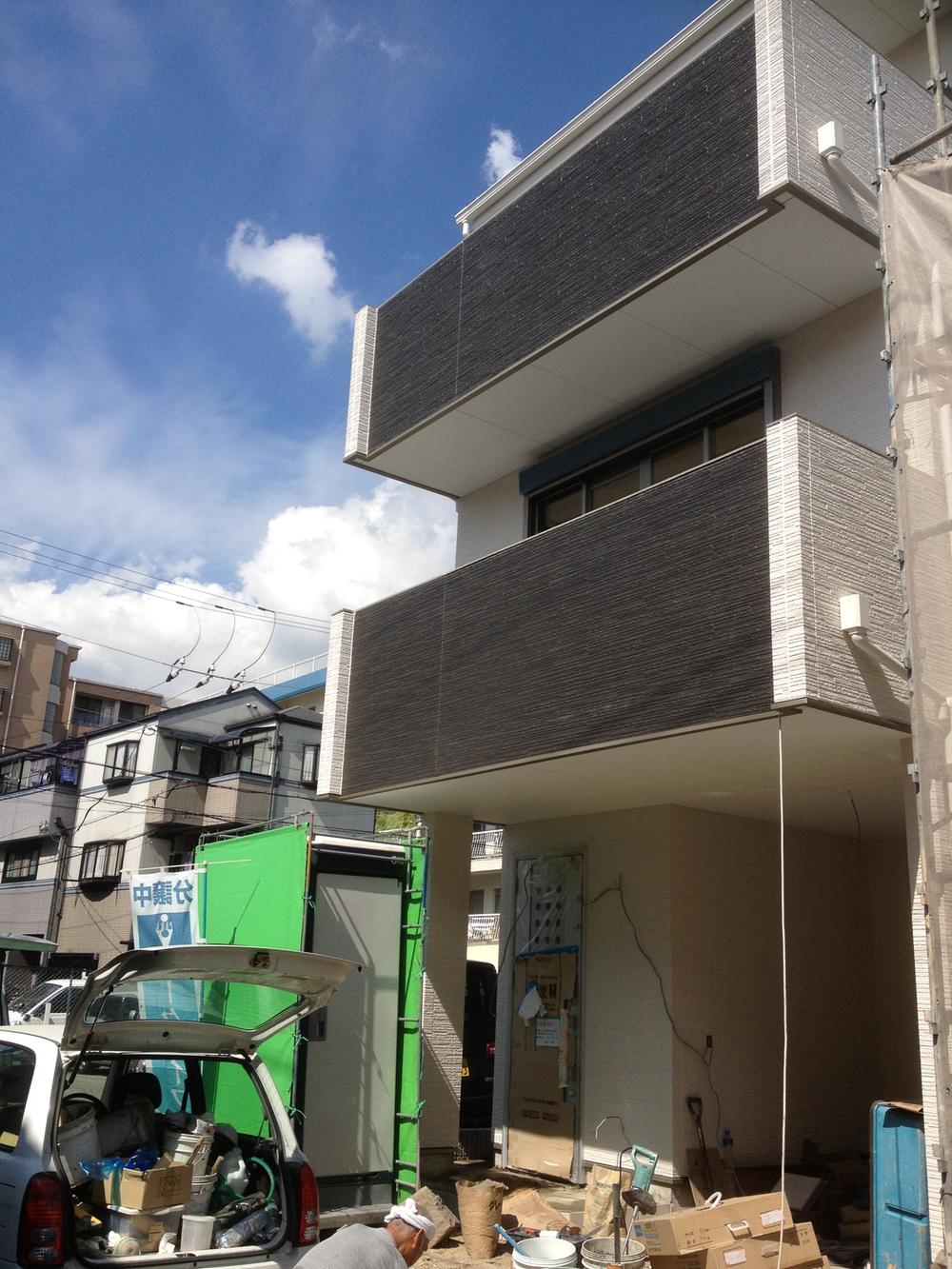 Local appearance photo. Local (10 May 2013) Shooting