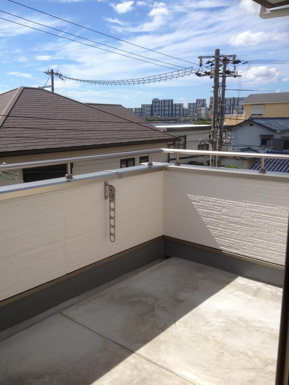 Other. View from the veranda. You can see the sea. 