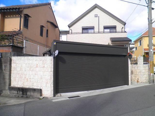 Parking lot. Local (06 May 2013) Shooting