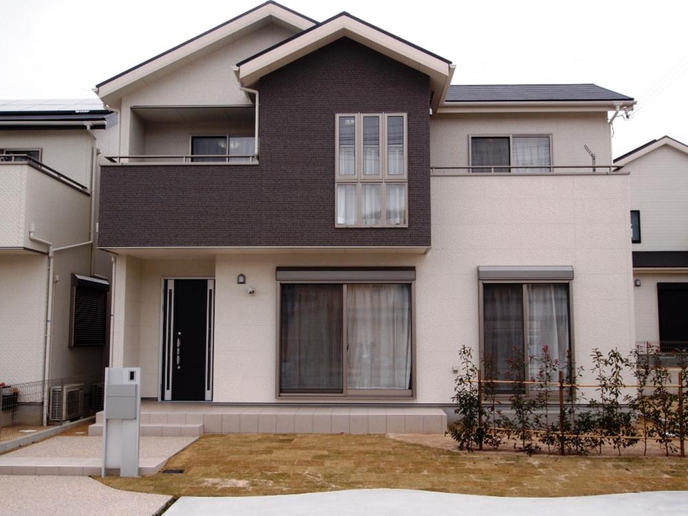 Model house photo. Our example of construction photos