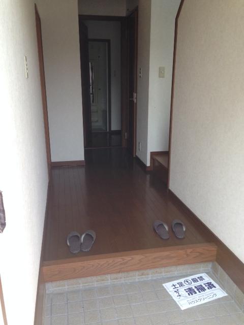 Entrance. Local (11 May 2013) Shooting