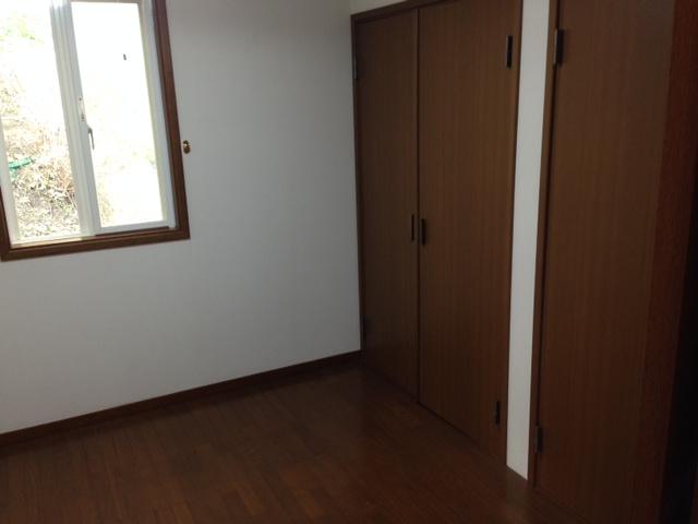 Non-living room. Western-style 4.5 Pledge