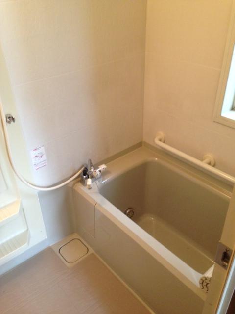 Bathroom. Indoor (11 May 2013) Shooting