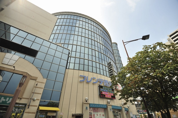 Frente Nishinomiya (4 minutes, about 311m walk). 10:00 ~ 20:00 business. Also operating the first floor gourmet Street after 20:00
